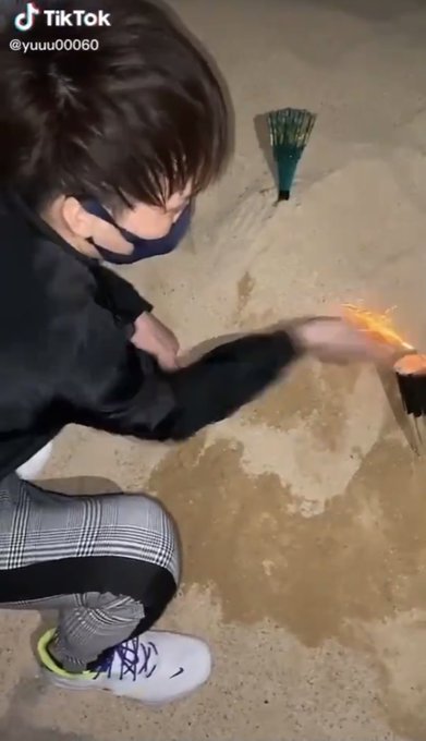 がーどまん 自宅に花火100本打ち込まれる 犯人の動画や画像拡散し情報提供呼びかけ まとめダネ