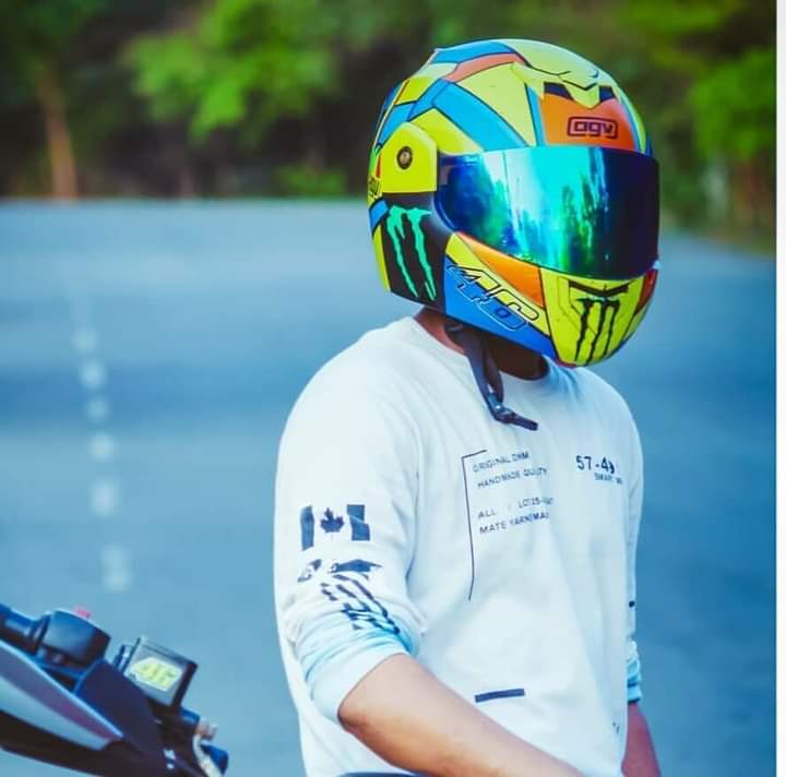 Ikunasanyasirao's tweet photo. #HelmetTwitter 🤷‍♂️ https://t.co/Z6XESXfuV2