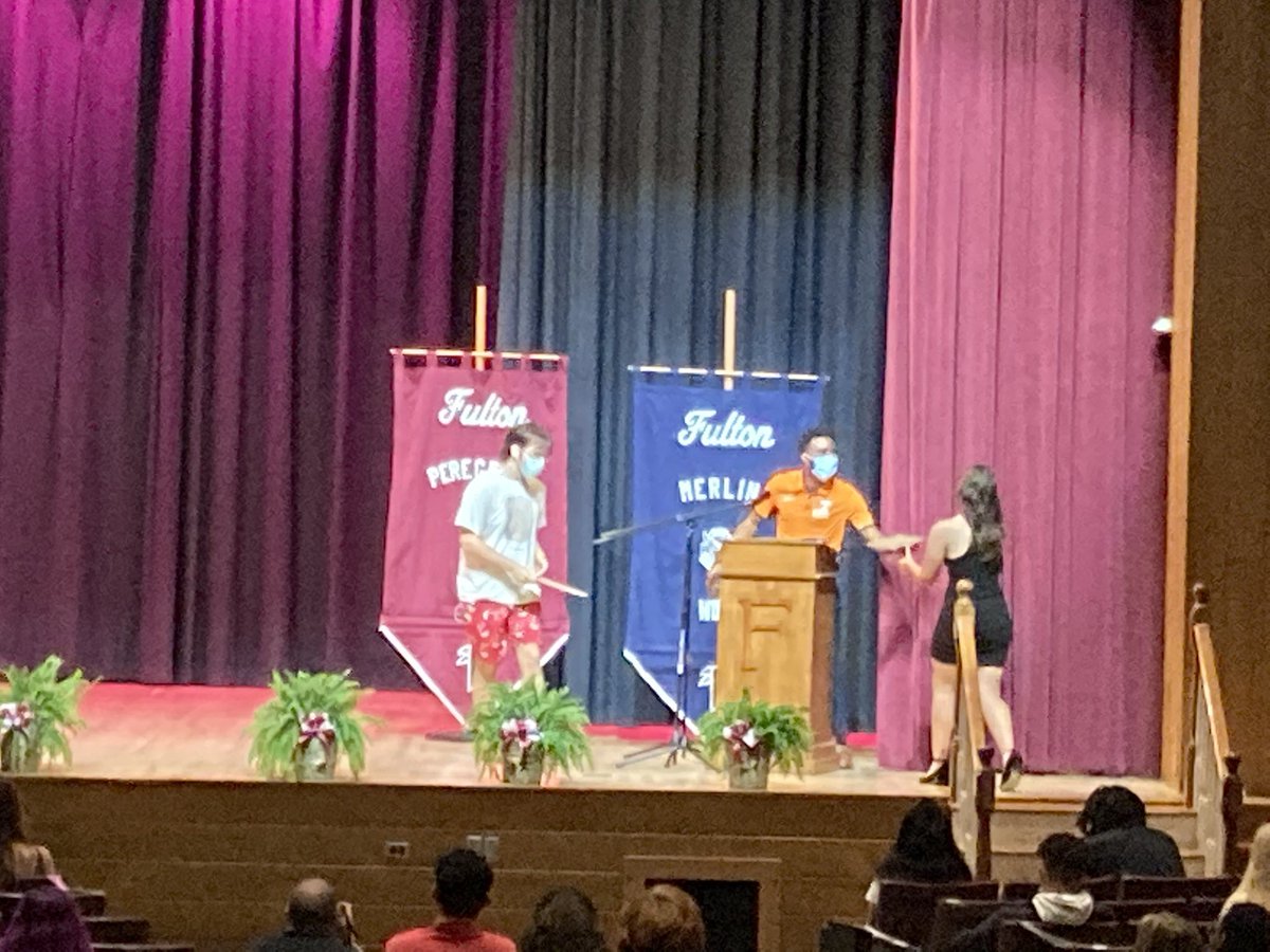 DeytonHeather's tweet photo. One of my favorite days at Fulton!!! Senior Awards Day ๐๐๐
These students deserve honor and recognition now more than ever! #FultonFam โค๏ธ https://t.co/6RRCk5ku9a