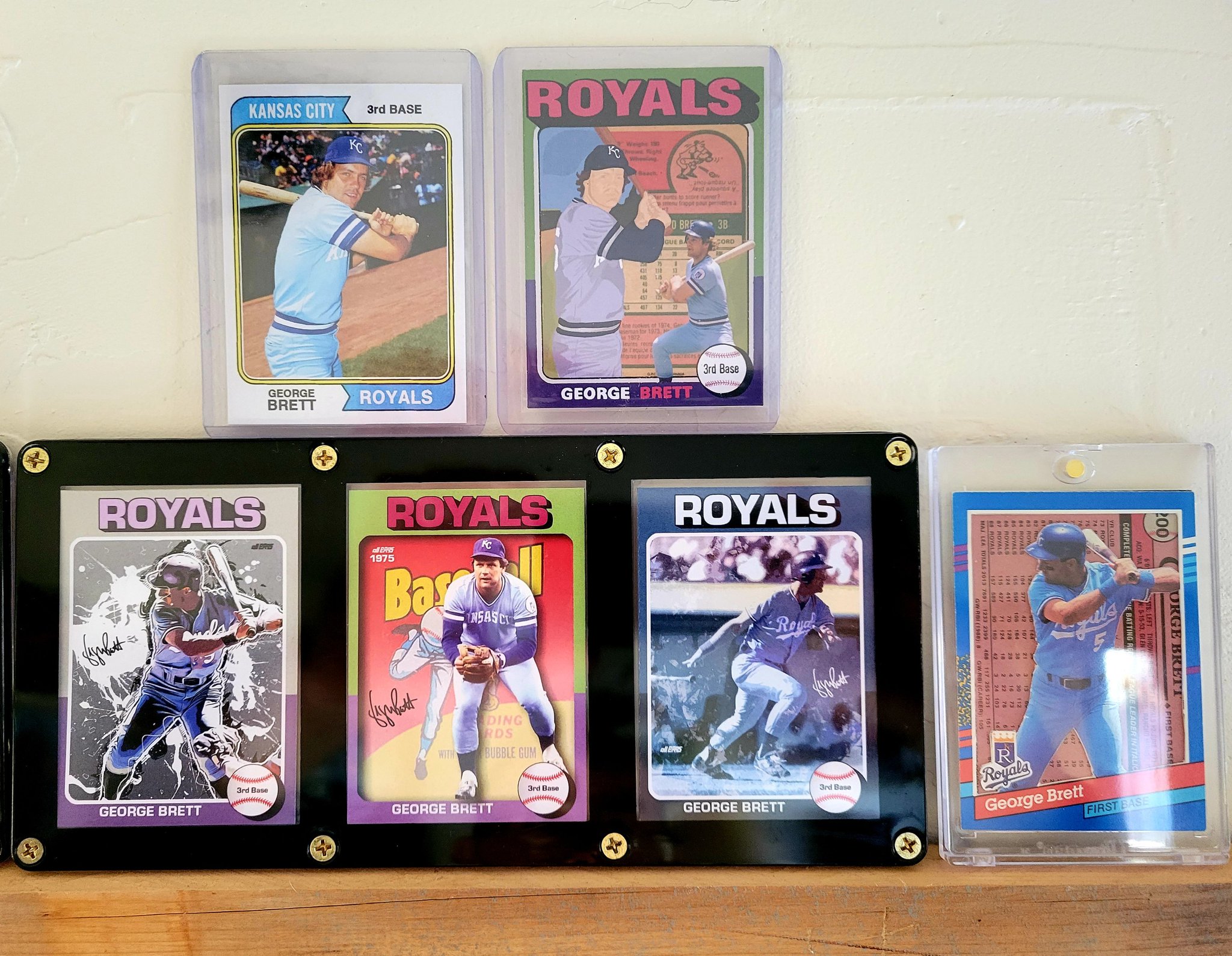 Happy 68th birthday to George Brett. Art from    