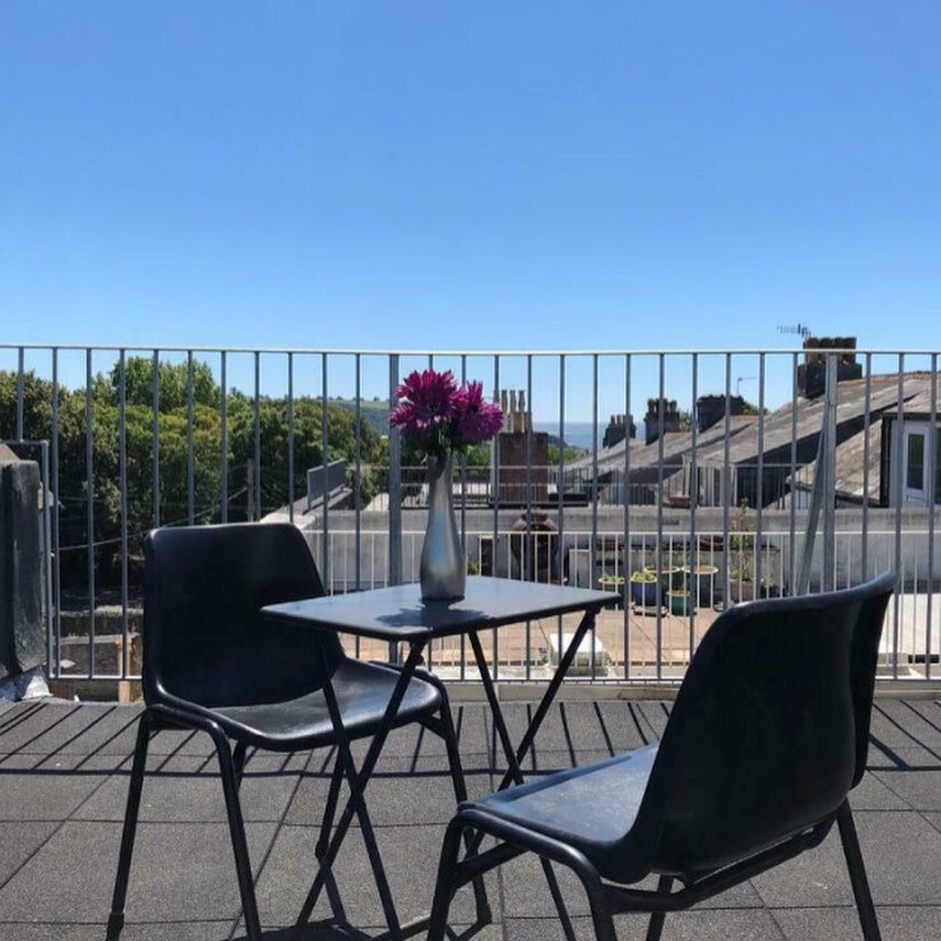 studentlifelets's tweet photo. ❗️One room still available❗️
 
🔑 Room 4 – Still available for September 2021 – £100 pw (en-suite)

To book a viewing, send an email to hello@studentlifelettings.co.uk and quote 26 Baring. 

Find out more details below!
 
#plymouth #studentaccommodation 
 
https://t.co/ylJor2jaTr https://t.co/ylRlhIru8z