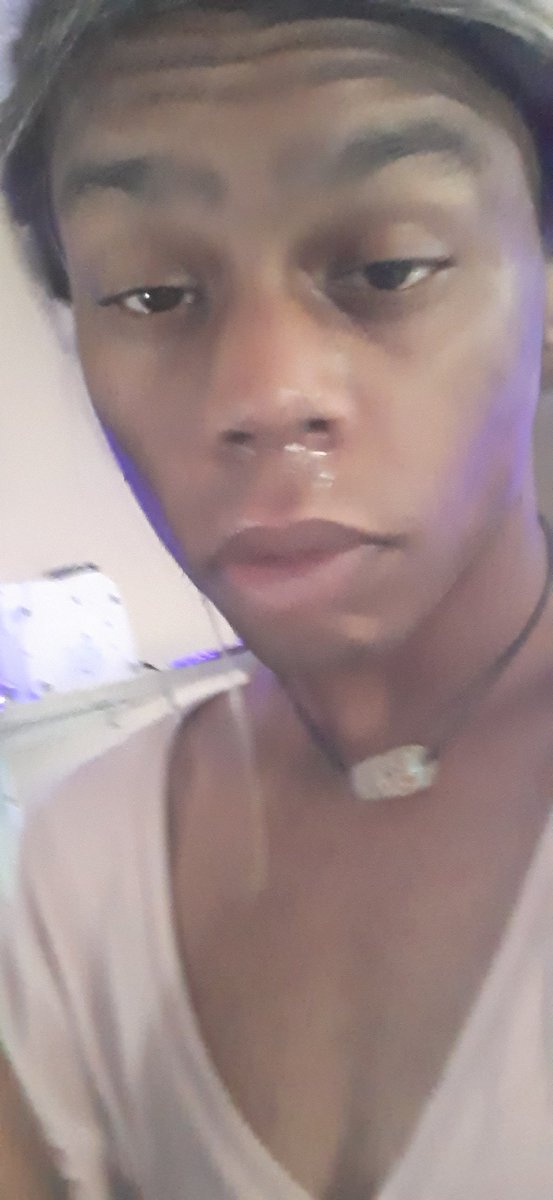 aleeLAslut's tweet photo. Whats on my face ? Oh its cock snot , let me just use it for my facial..... now im high as shit after drinking sore and rubbing it in ... #chempigs #pnp https://t.co/y76DIsnPyI