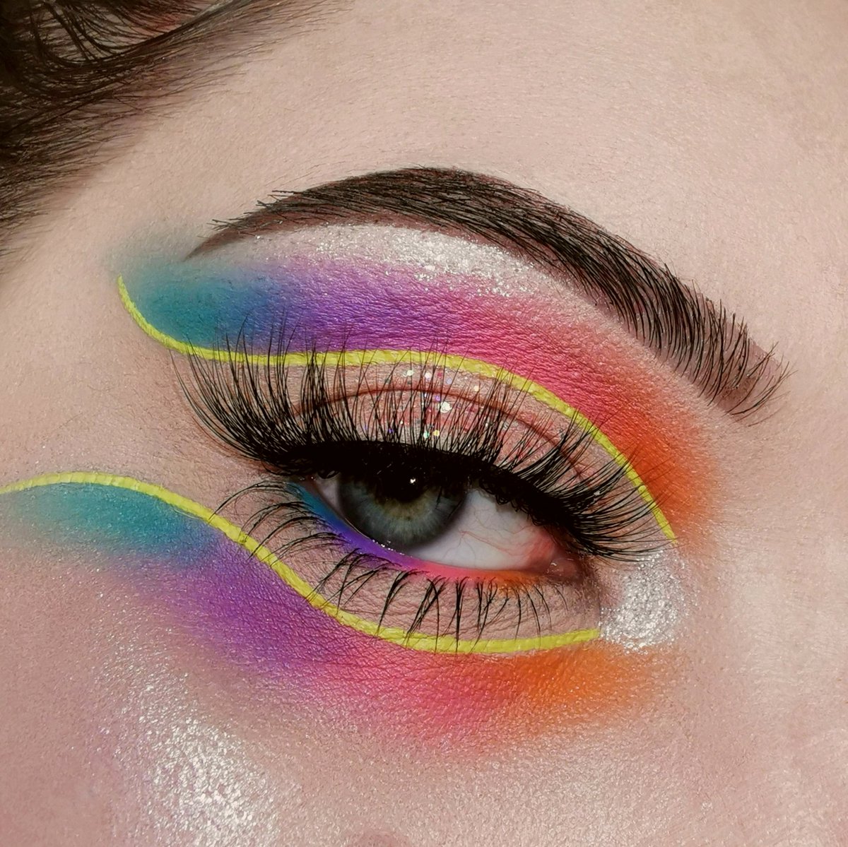 May 2020 vs. May 2021 😳
Finally learned how to do my brows 🤣