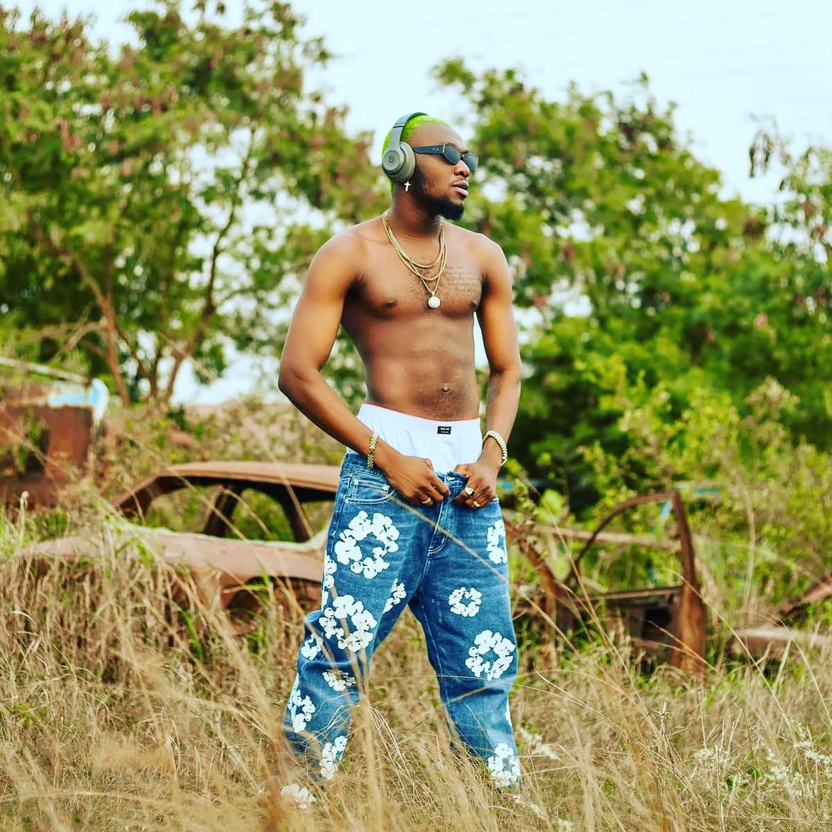 YAPMultimedia1's tweet photo. The laziest and richest artist from the #North
Chris Akat Teflon Flexx 
👇👇👇👇👇👇👇👇👇Download Mp3 here
https://t.co/bw9Jjcrk0U
Venomblogger
@TeflonFlexx @AmgMedikal @fameyeworldwide 
.
.
.
.
@zionfelixdotcom 
@ghgoonline @RealestBlogger @Blinks_Links_Gh https://t.co/SGpqyitRs8