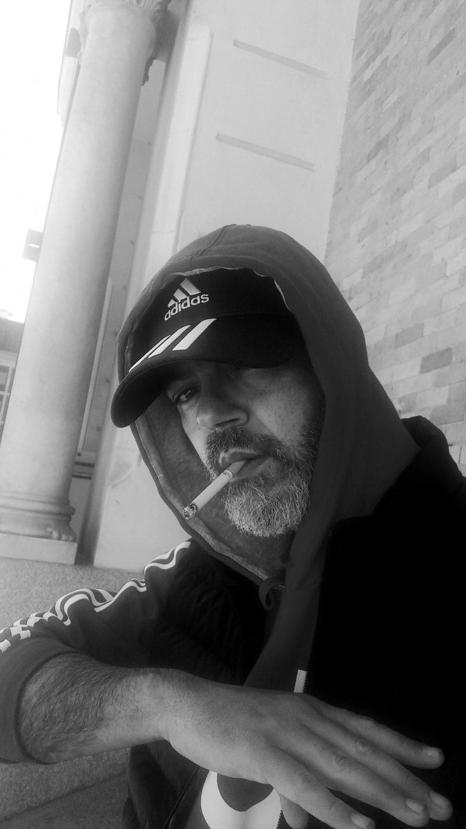 HeirKane's tweet photo. Soy la mala influencia de siempre, el peor ejemplo, una suma de vicios y malas decisiones.

Soy tu Lado Oscuro, soy tu Oscuridad, una Oscuridad que brilla más que el Sol

Hail Hydra!! https://t.co/P5sOD6AOAt