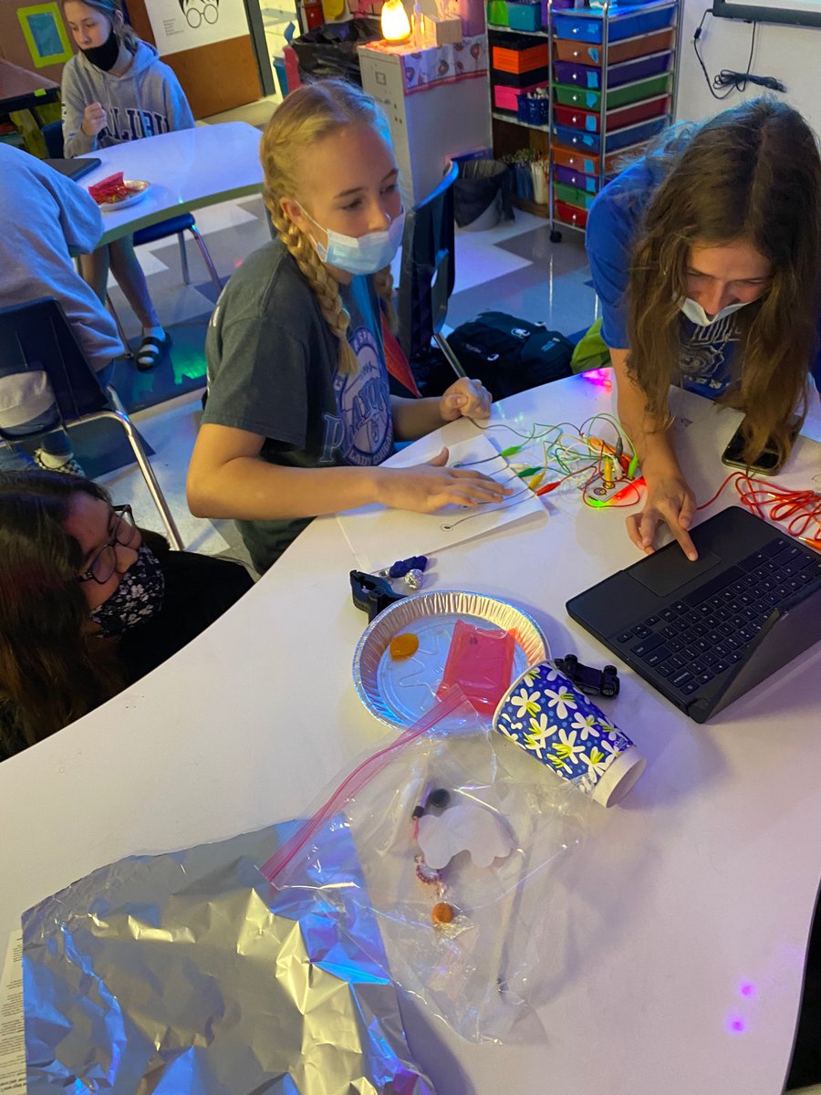 stolle_rachel's tweet photo. @makeymakey makes for a great day in #stollepark @chinaspringMS #ourWHY #csmsscience #inquiry #trickemintolearning https://t.co/2flrew77zD