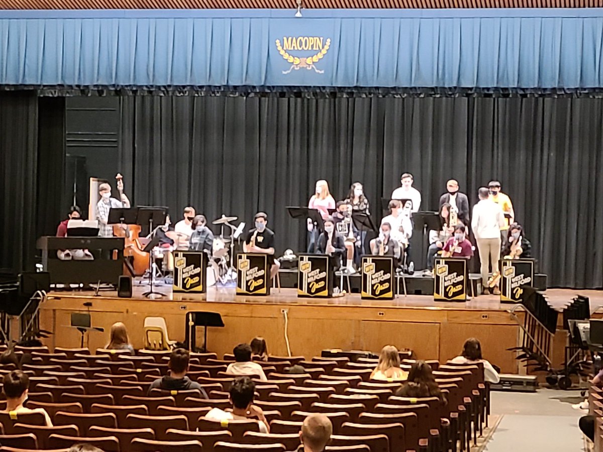 WMHS Band performing for our 8th graders! @Macopin_AP @WestMilfordSupt