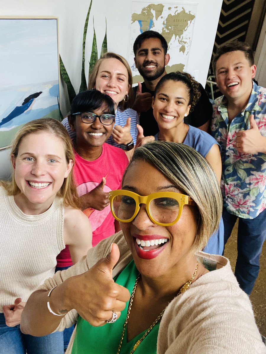 gradydoctor's tweet photo. “I will personally help you get over the finish line. I promise.”

Yesterday 1 of my M4 small group advisees reminded me that I said that at our 1st SG session on their 1st day of med school. 

Yesterday was our last small group. Tomorrow, commencement. 

Him: “Promise kept.”😭🎓 https://t.co/xGaTF7m9ro