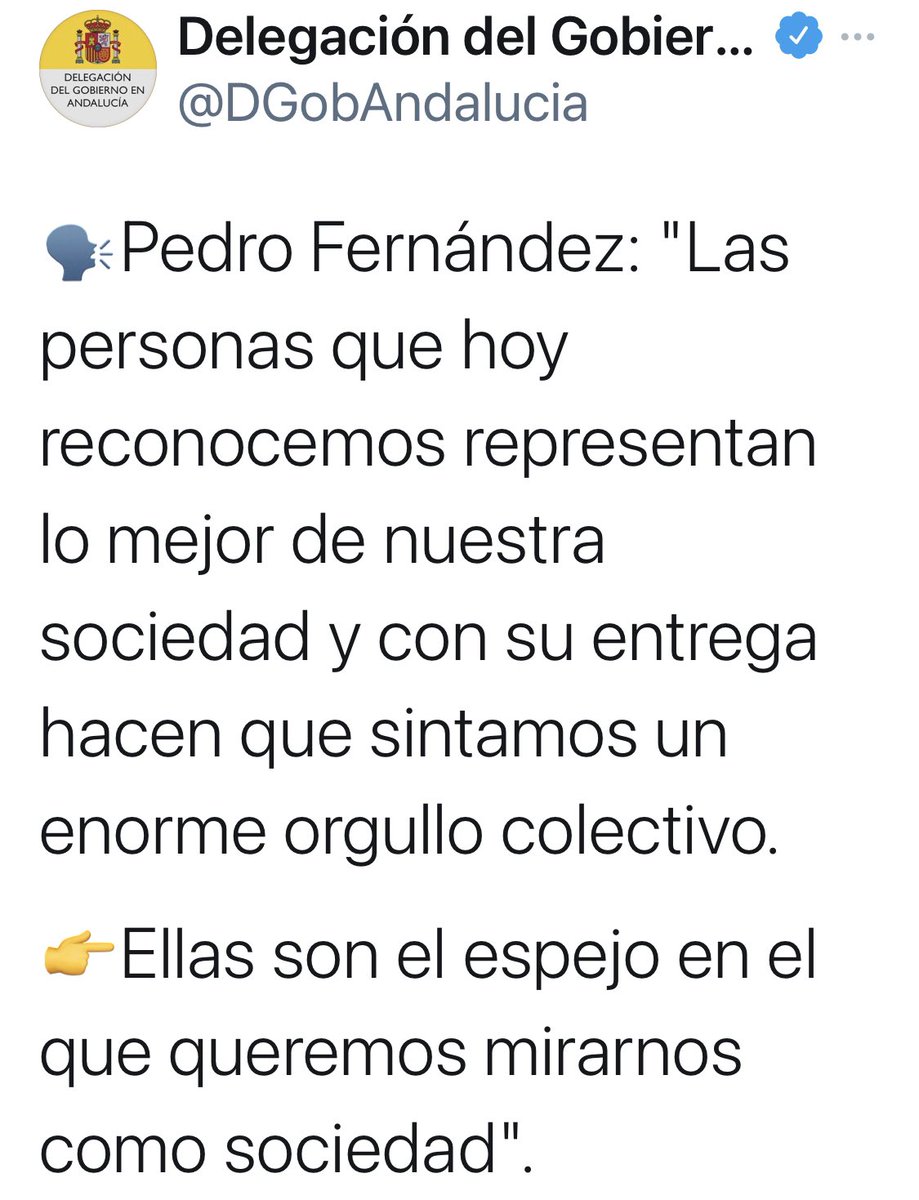 Desde el #Voluntariado felicitamos al Jefe del Servicio de #ProtecciónCivil de <a href="/JuntaGranada/">Junta Granada</a>, <a href="/manuelnavajas1/">manuelnavajas</a>, al que hoy le ha sido entregada la Medalla 🥉al Mérito de Protección Civil 🦺 en un acto de la @DGobAndalucia, un merecido reconocimiento a tantos años de servicio. 😷