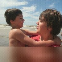 Estoy filmando mi vida diaria con Kwai ¡Echa un vistazo a mi página personal! s.kw.ai/r1LiALoU