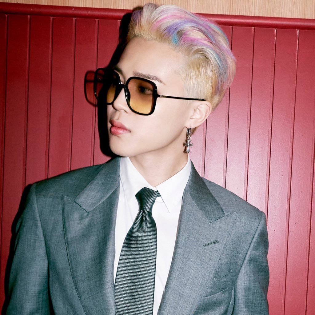 park jimin                            park jimin
driving a car                  driving me crazy

#ButterTeaser4 #BTS_Butter