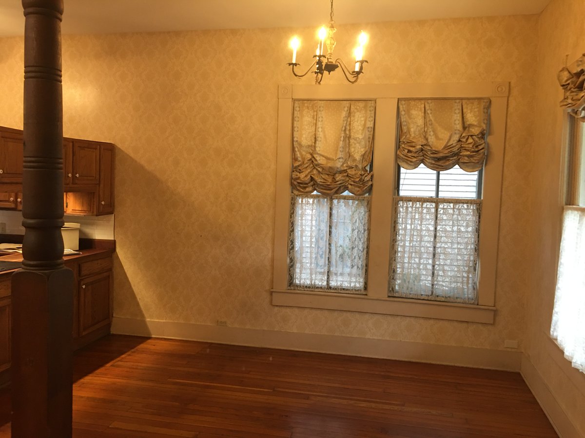 BrianMylar's tweet photo. Love being in real estate because I get to see some cool old houses! This one was built in 1891. 😍 https://t.co/ybvGs2hBwY