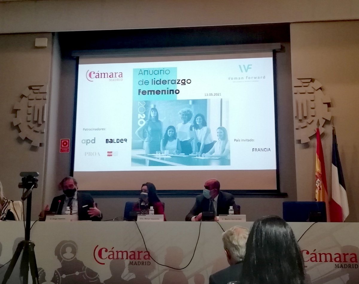 Presentación del Anuario de Liderazgo Femenino en España.
'No son las mujeres las que necesitan estar en los Comités de Dirección y los Consejos de Administración. Son estos los que necesitan que estén las mujeres'.

#womanforward #anuarioliderazgofemenino #camaracomerciomadrid