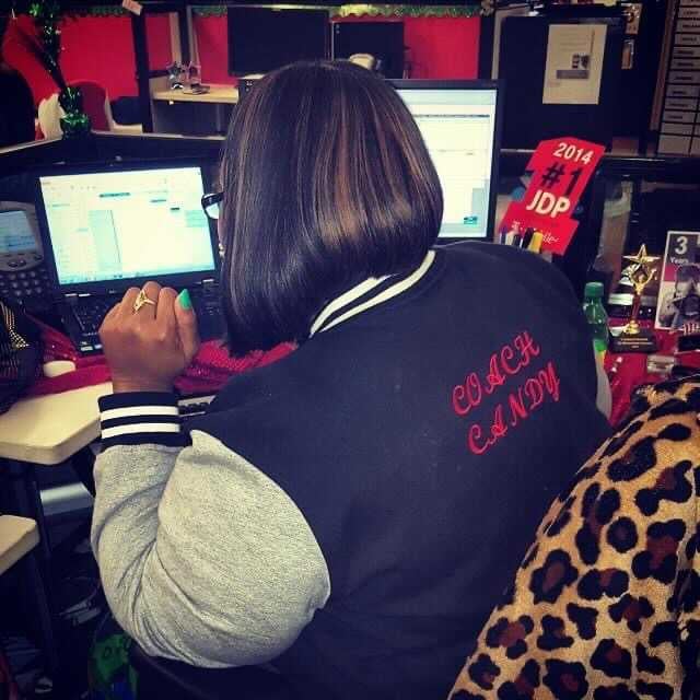 TOPsFrontline's tweet photo. Our next #MagentaGear submission is from @theecandygee! Awesome customized jacket! That is TRULY representing @TMobile! Thank you for sharing! #TOPsChampion #BestOfFrontline https://t.co/ViGNgPzLXR