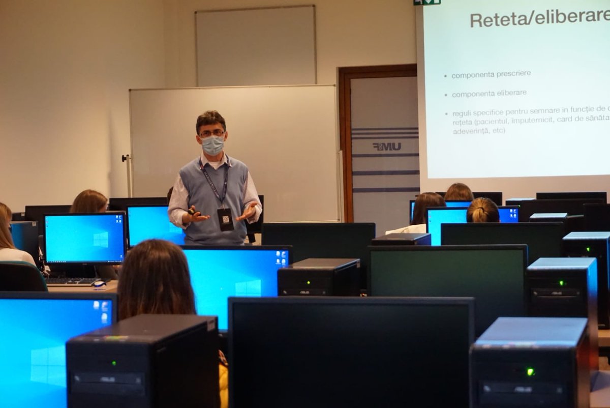 mariuscalin's tweet photo. #Marisiensis2021 #FarmaUMFST #UMFST #targumures #pharmacyuniversity
Nice workshop with students at Pharmacy University of #TarguMures about how to use basic software solutions in pharmacy practice https://t.co/URsNeyIb9m