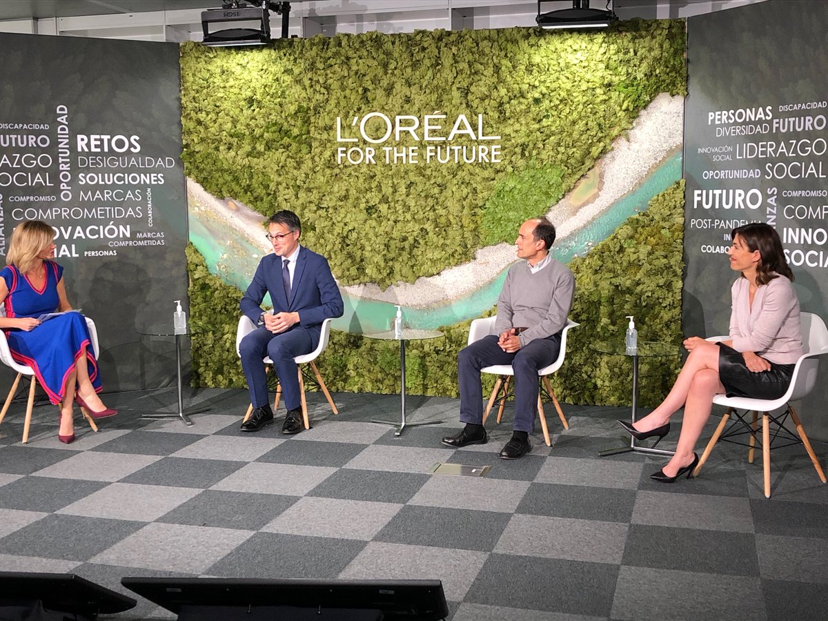 Sigue hilo para la 2º mesa de #TalksfortheFuture➡Oportunidad 2: Alianzas
👉Esther García, dir. de Comunicación Corporativa y RSC de <a href="/lorealspain/">L'Oréal Groupe España</a>
👉<a href="/aitorojanguren/">Aitor Ojanguren</a>, fundador de <a href="/koiki_home/">koiki</a>
👉<a href="/attitudefr_go/">Fernando Riaño</a>, dir. RSC, Sostenibilidad y Relaciones Institucionales de <a href="/ONCE_oficial/">ONCE</a>