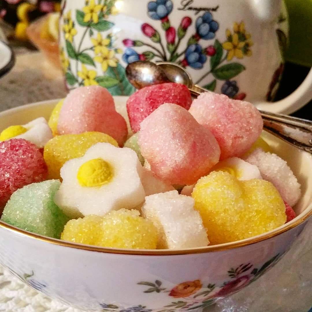 clairey_lew's tweet photo. Some of my homemade sugar lumps #Alwaystimefortea #wherethereisteathereishope https://t.co/KigjnYXtSL
