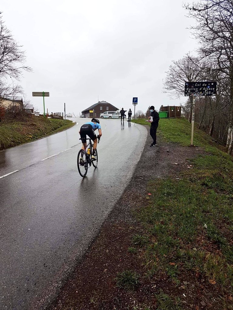 Our Women Elite had a great training camp in the Vosges despite the rainy weather 💪🏻

Intensive trainings ✔
Climbing tests ✔

#StrongerTogether #NoShortcuts