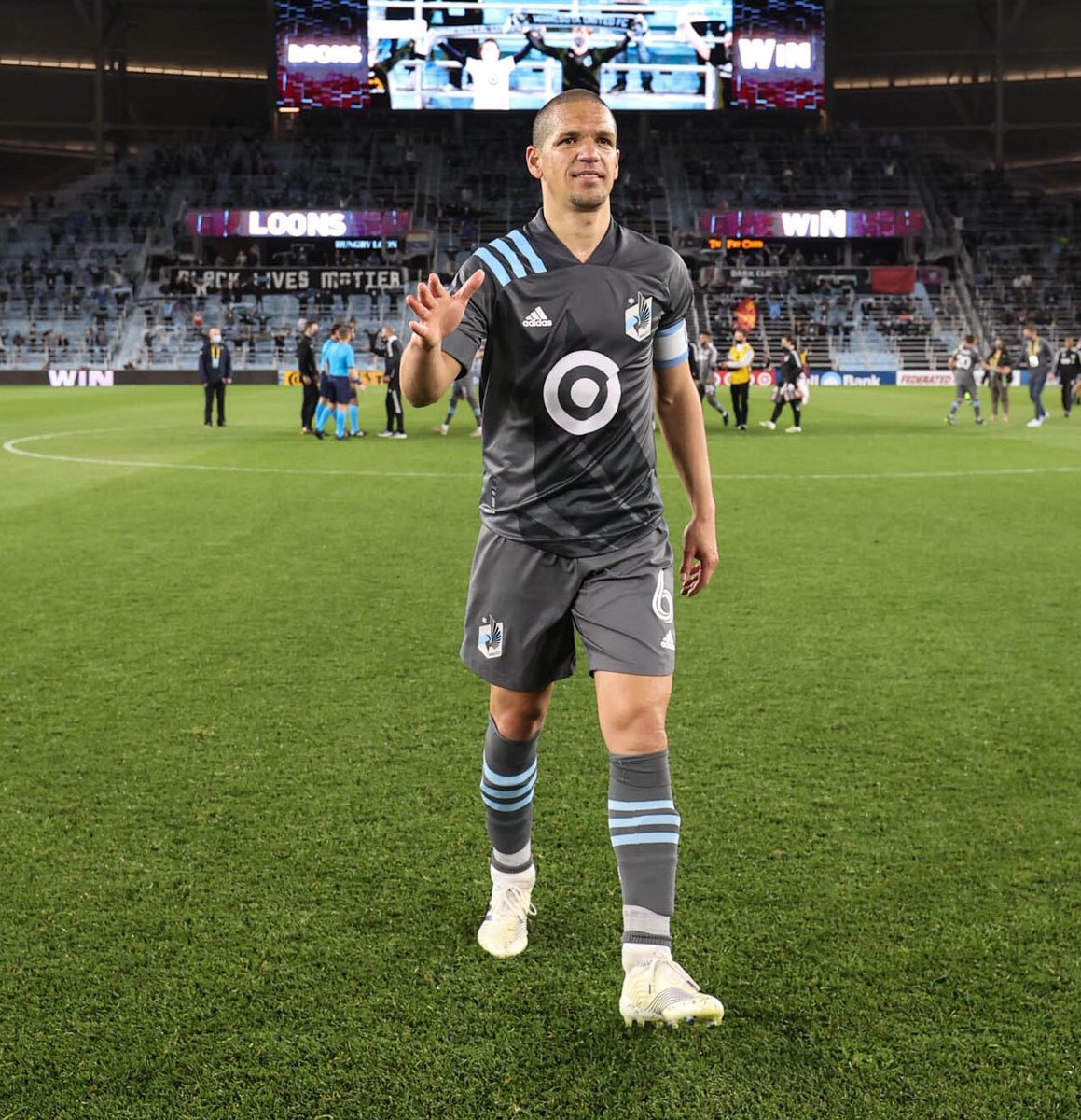 OzzieAlonso's tweet image. 🤝🤝@MNUFC #goloons #6 #cuba🇨🇺