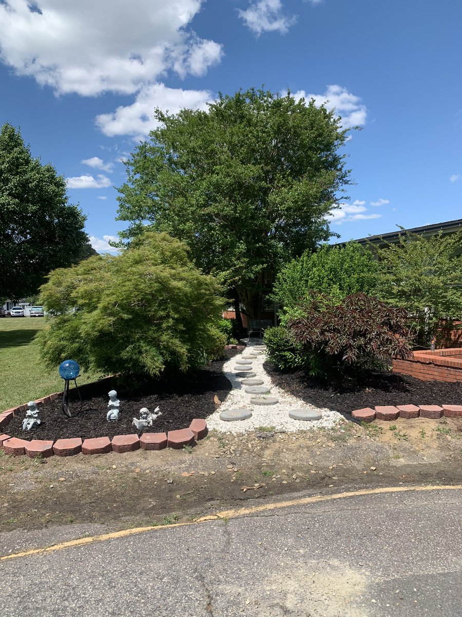 StedmanPonies's tweet photo. Thank you Lowe’s, Scott’s and Bonnie’s Plants for your donations and school beautification project today at Stedman Primary! https://t.co/4W0pHU4xyt