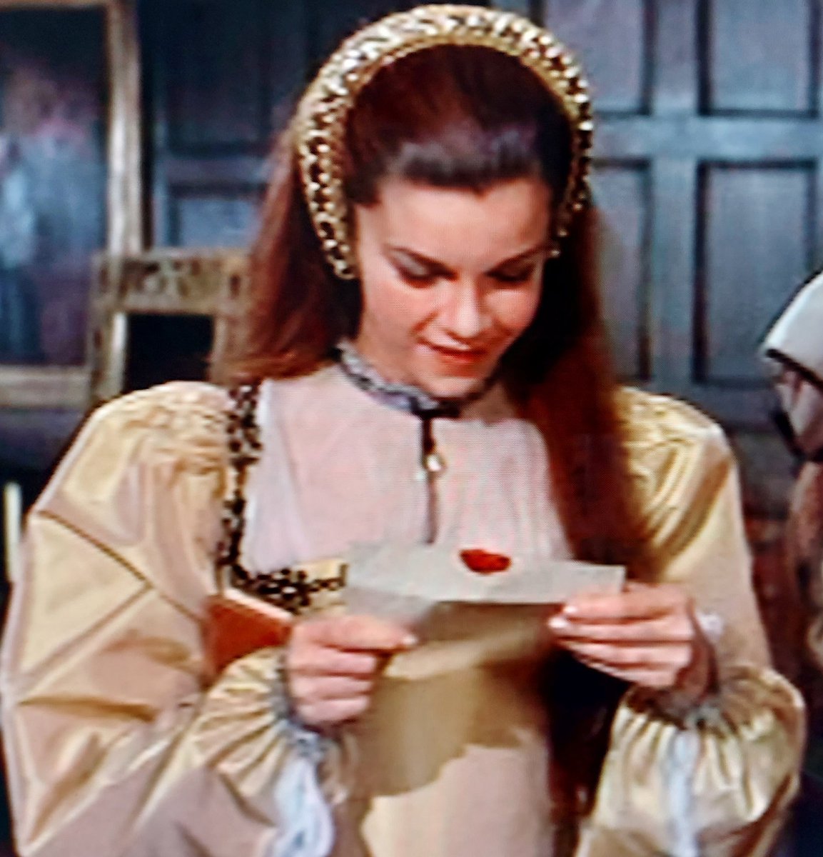 PazelHazel's tweet photo. Make the king of England fall madly in love with you. Make him annul his marriage and crown you queen. Make him break away from the church in Rome. Deliver him a son and heir. You have 1000 days. Your time starts now. 
@taskmaster
#Taskmaster #AnneBoleyn #AnneOfTheThousandDays https://t.co/HmGXkIuJsN