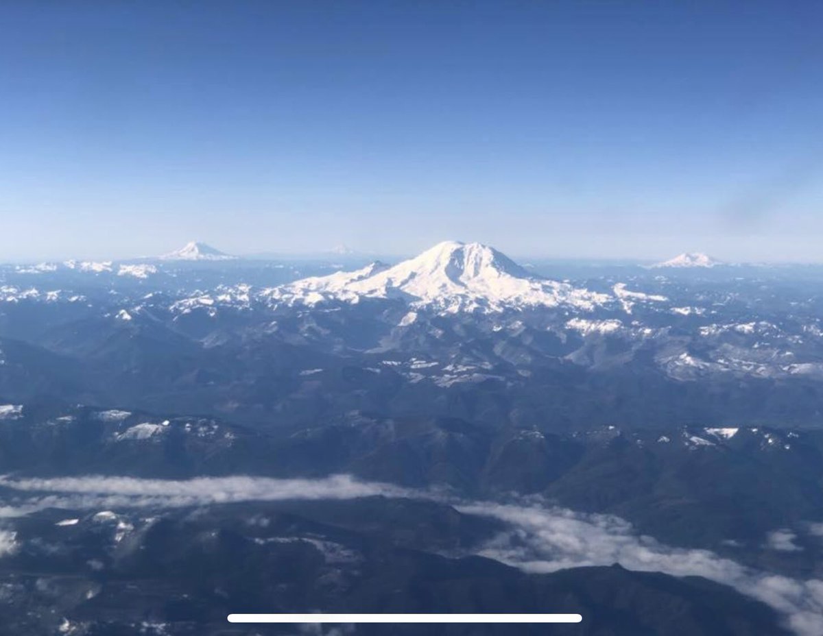 waEMD's tweet image. Just heard from @USGSVolcanoes that there is a CUBIC MILE of ice on Mt. Rainier, which is still an active volcano. 

But Good news! There are lots of sensors to warn about volcanic activity. You should still know the hazards around you. 

Learn more at mil.wa.gov/volcano