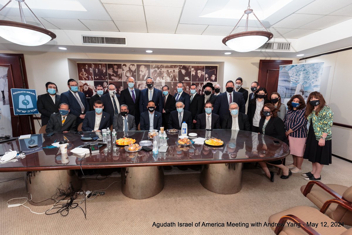 .<a href="/AndrewYang/">Andrew Yang🧢⬆️🇺🇸</a> at Agudah headquarters 
<a href="/DavidSchwartz48/">David Schwartz</a> <a href="/ADMotzen/">A. D. Motzen</a> <a href="/AbbaCohen1/">Abba Cohen</a>  @MSzpilzinger 

agudah.org/?p=36473