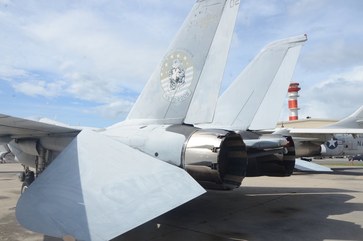 milmodelscene's tweet photo. #TopGunDay. I fell in love with the F-14 when I first saw one at IAT, Greenham Common 1976. Noise & smoke at the end of the runway, only used half of it then went ballistic into a clear blue sky. Then 'The Final Countdown' and of course 'Top Gun'. Love itπ(pics @PearlHarborAvi) https://t.co/1fTU0vS2nc