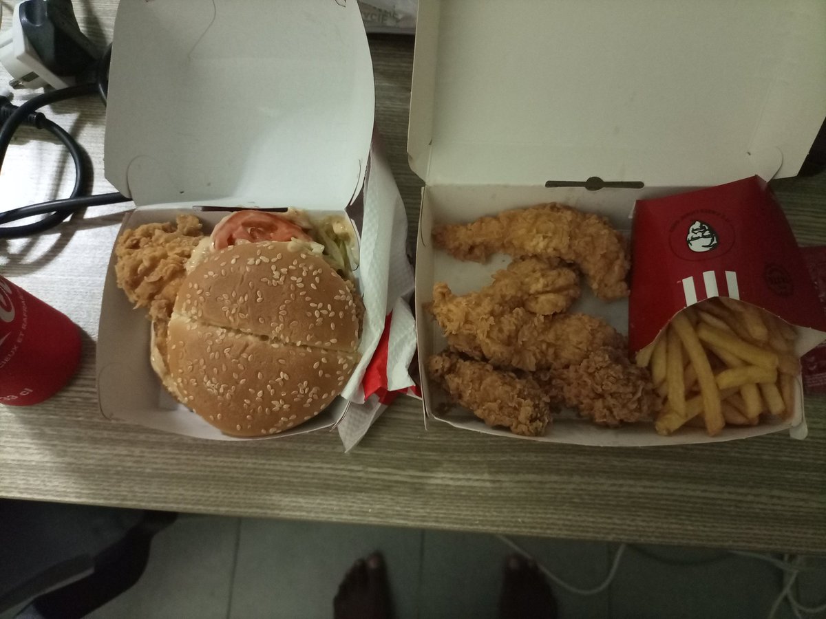 GuessanVivien's tweet photo. Merci à @JumiaCI, j'ai aimé hein ☺️
#BonDeReduction
#AppliJumiaFood
#JumiaCi
@loicodilon1 je t'évite bro🤪 https://t.co/1gTeyFFKNO