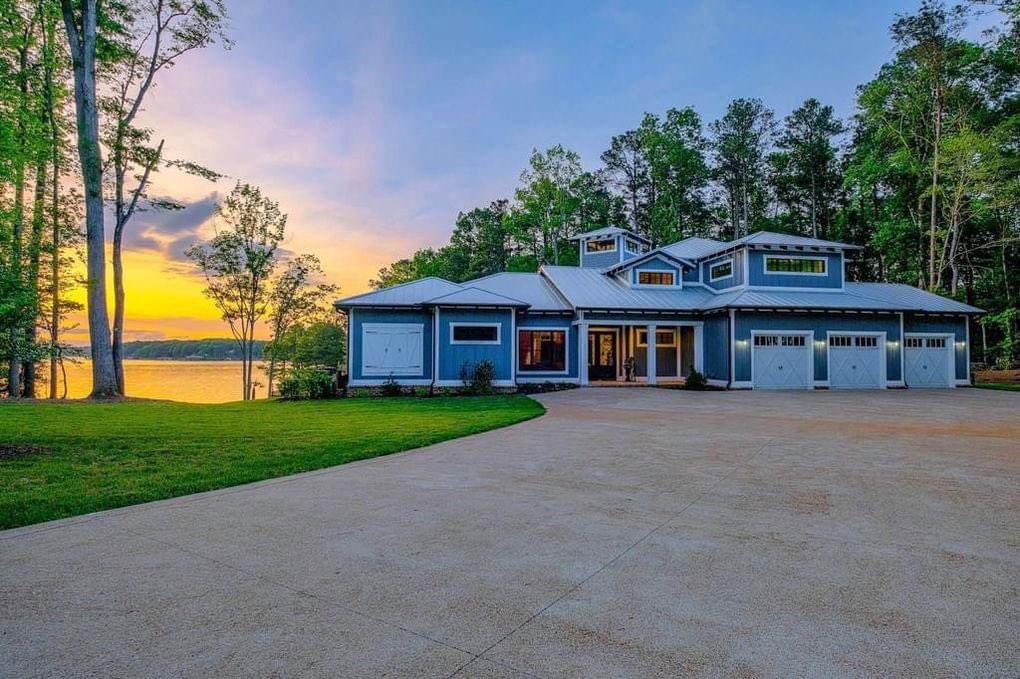 barndominium_us's tweet photo. It’s everything about this one for me. https://t.co/jf6QL344Qc