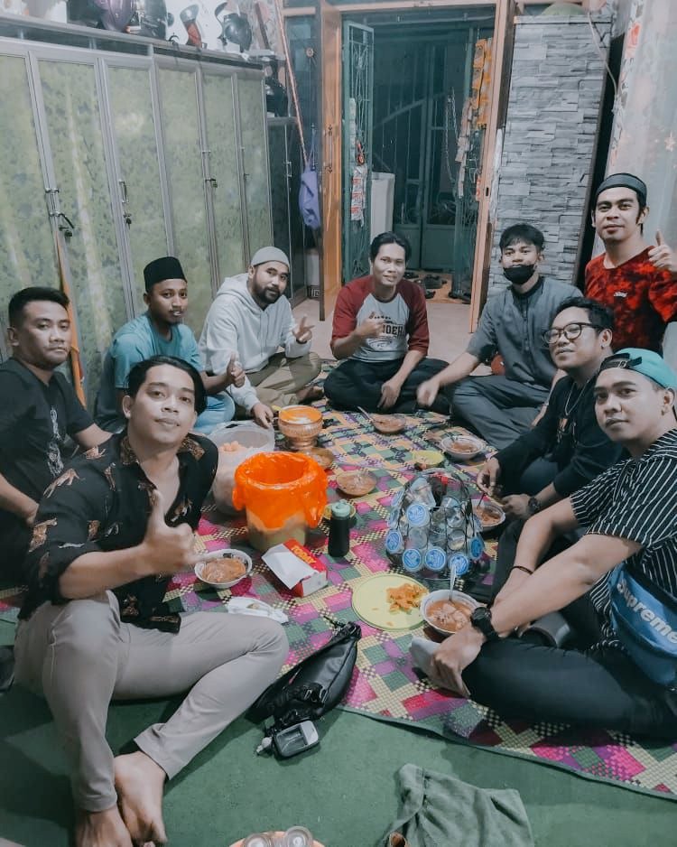 #FotoLebaran part 1, dua toples ludes gak sampai 30 menit