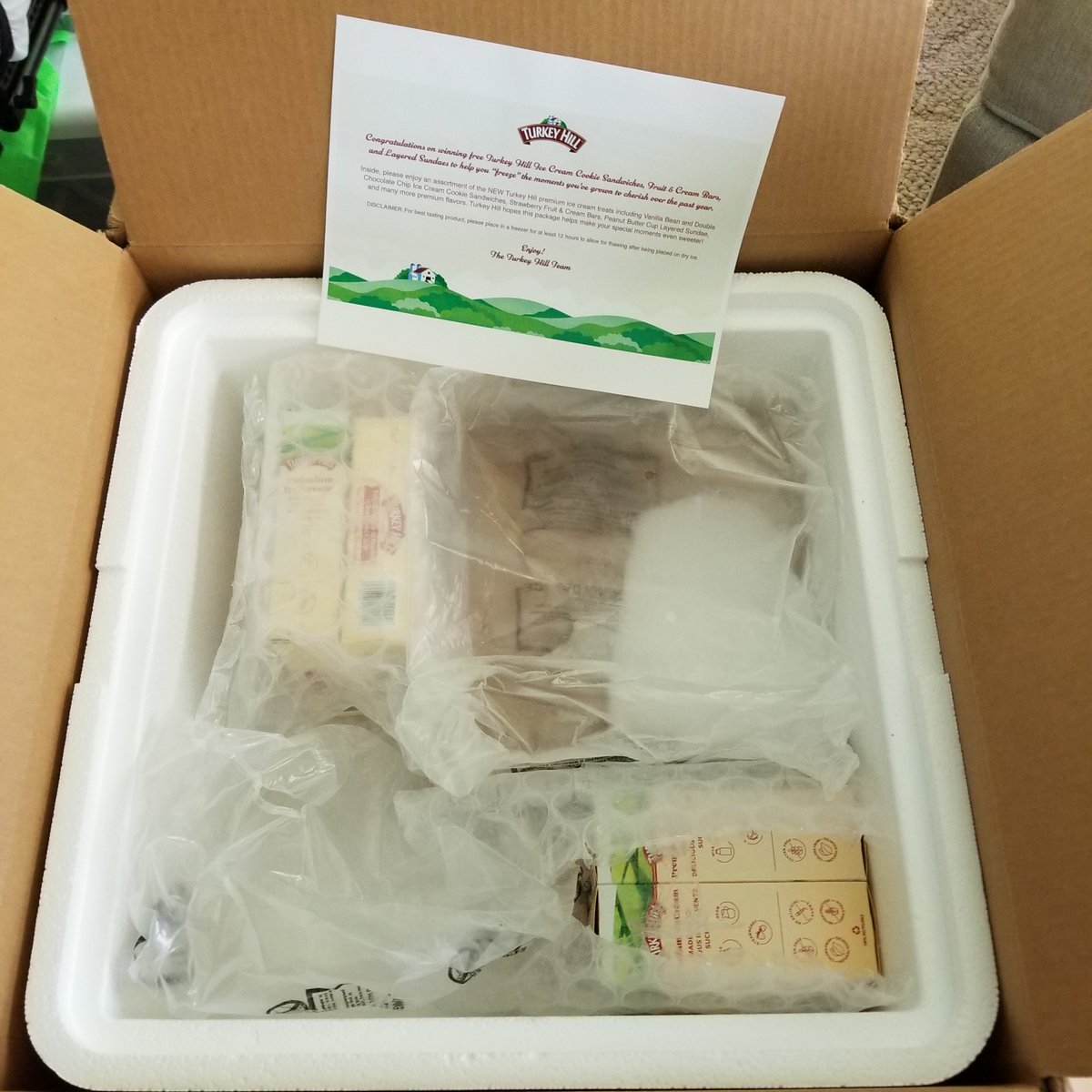 mandysmom24's tweet image. I received my @TurkeyHillDairy ice cream today!  I have never received Ice cream thru the mail before and I was pleasantly surprised on how it arrived. My grand kids will love this. Thank you! #FreezeTheMoment #TurkeyHill