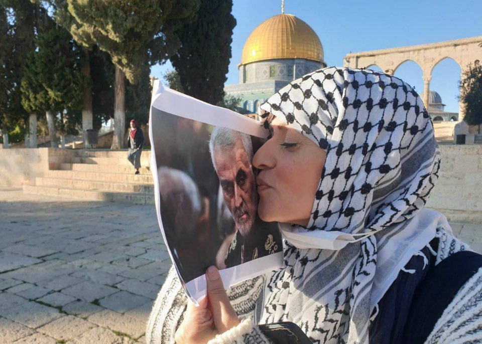 musavi_mansour's tweet photo. خون اسطوره‌ای به نام حاج قاسم ما را از هر زمان دیگری به آزادی قدس نزدیک‌تر کرده..

#covid1948
#FreePalestine https://t.co/POXvsTi4YX