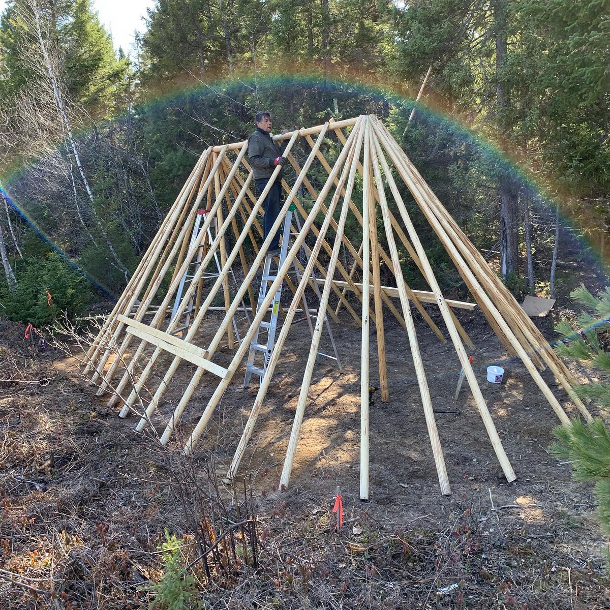 You’ll see some new cultural buildings at @Elsi_culture this year! Elder Gary has been busy with his birchbark longhouse project, and it will be completed in June. So beautiful, thank you for sharing. #IndigenousCanada #DestinationIndigenous #ExploreNB