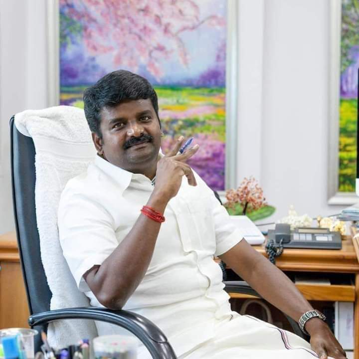 reena_arumugam's tweet image. பட்டி தொட்டி எங்கும் மற்றும் என் நண்பர்கள் சொல்வது 
&apos;விஜயபாஸ்கர இல்லயே &apos; என்றுதான