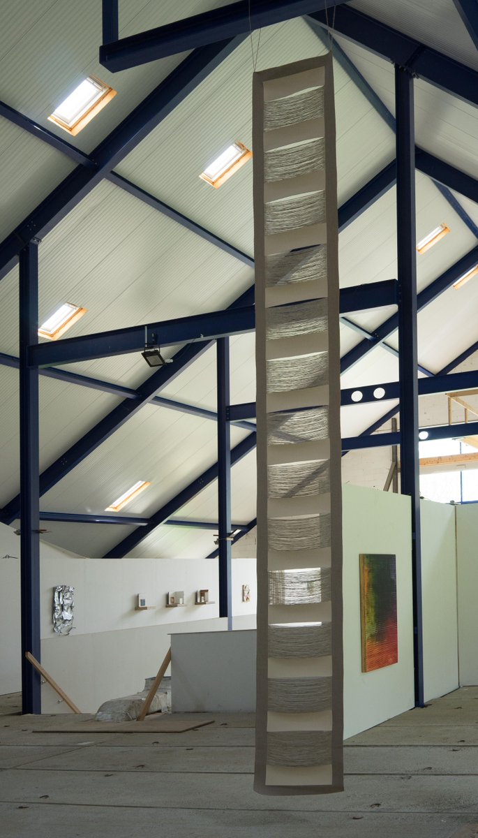 Artphy, een plek waar ontmoeten, verwonderen en exposeren van hedendaagse kunst centraal staat. Kom het zelf beleven en de expositie Schildersvlucht bekijken. Lily de Bont (foto), Jan Maarten Voskuil, Rob Bouwman en Gijs van Lith exposeren vanaf 15 mei 👉 buff.ly/2RKxAig