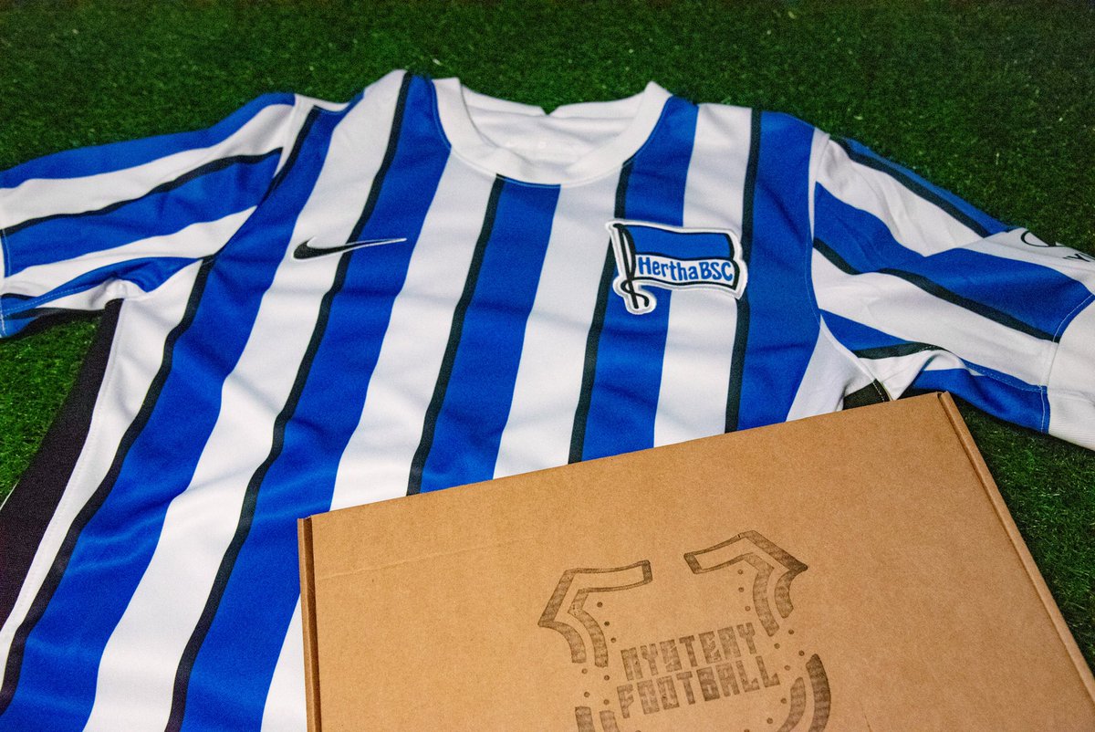 mysteryfootball's tweet image. We are giving away a Mystery Football shirt to one lucky follower! 

To enter:
1️⃣ RT this tweet
🤝 Follow us

Good luck!