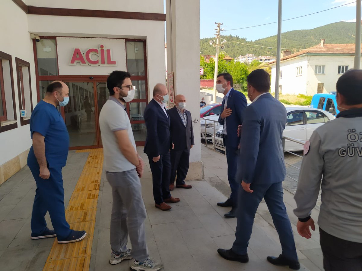 📍Kaymakamımız Sn. Levent KÜÇÜK, İlçe Belediye Başkanı Sn. İbrahim PİLAVCI ve İlçe Jandarma Komutanı Mustafa KARADAŞ ile birlikte Ramazan Bayramı dolayısıyla kesintisiz görevine devam eden kurumları ziyaret etti.