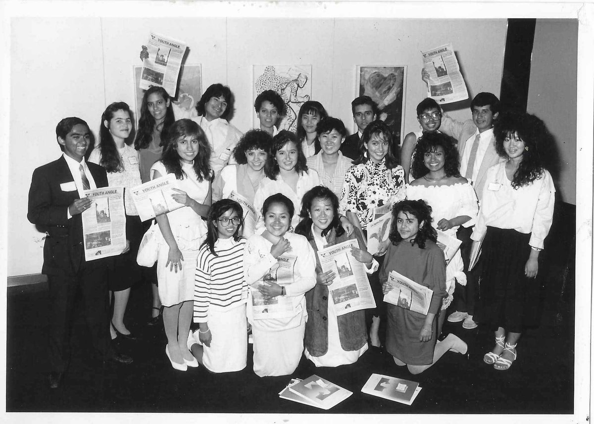 LatinoJournosCA's tweet photo. From the #CCNMA archives.
Students in the 1987 CCNMA High School Journalism Workshop proudly display their newspaper Youth Angle. Recognize anyone if the photo?
#TBT #MoreLatinosintheNews https://t.co/JyB0GfpbEy