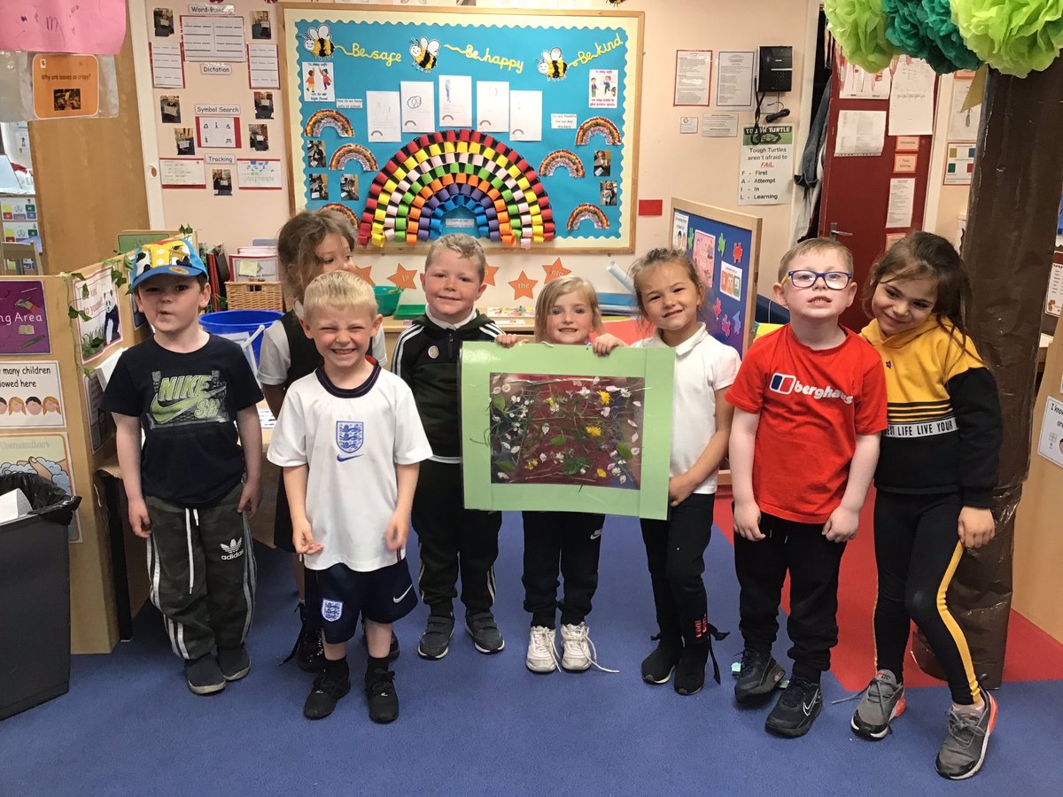 easterside_a's tweet photo. Today we continued to discuss nature and the natural world. We noticed how beautiful our outdoor environment was and created pictures using natural objects to celebrate this.
Look at all the different colours and textures! 😍🍃🪵🌼 #EastersideRE #EastersideArt #EastersideLanguage https://t.co/TkYvWuHkwy