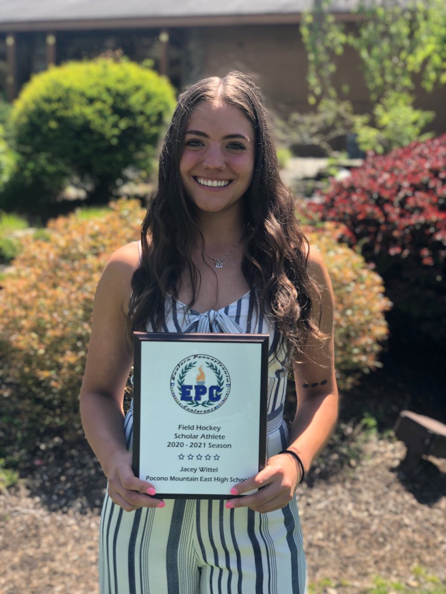 Congratulations senior Jacey Wittel for receiving the EPC Scholar-Athlete Award for field hockey. @jaceywittel <a href="/PMECardinals/">PMECardinals</a> <a href="/iowafieldhockey/">Iowa Field Hockey</a>