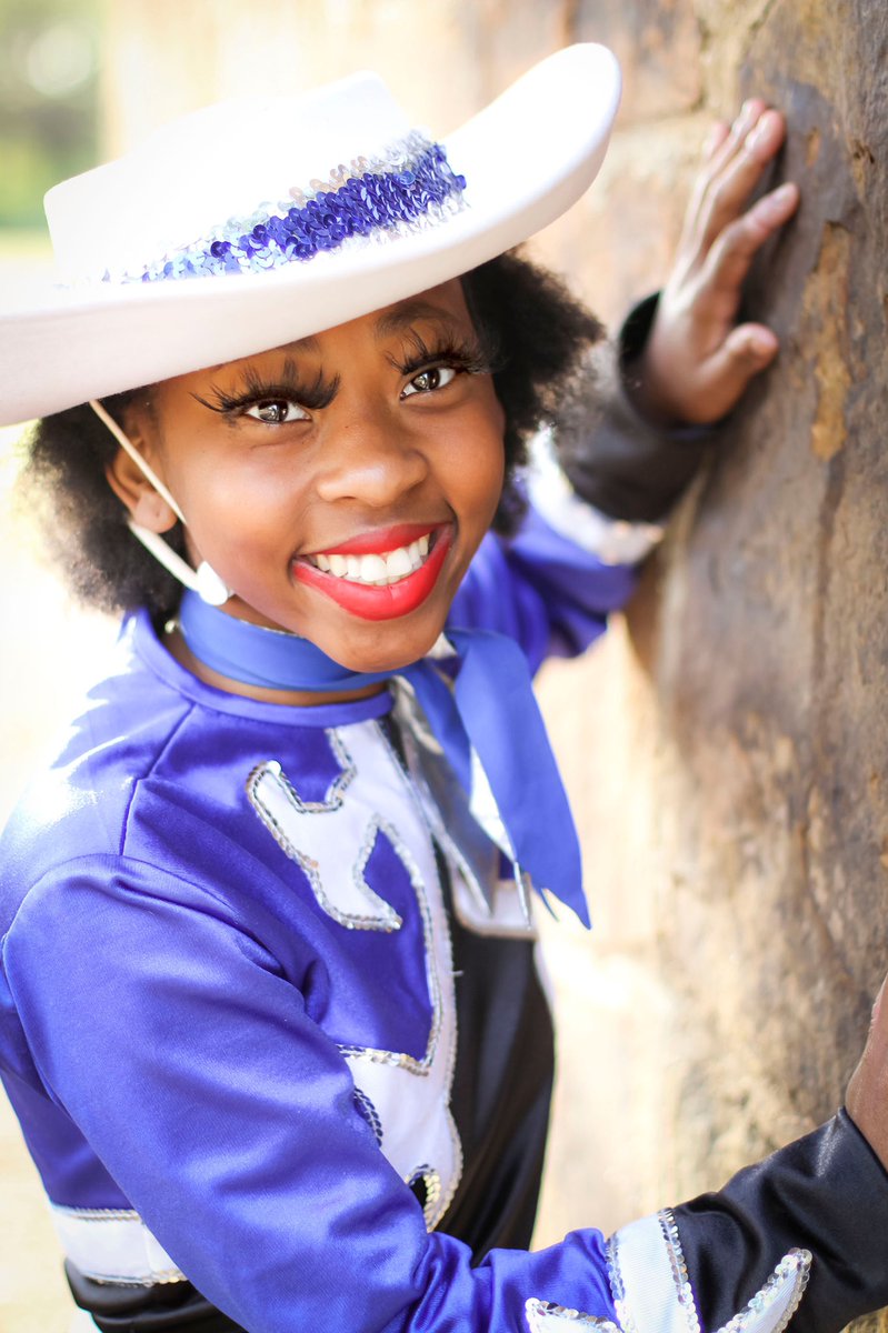 WranglerBelles's tweet photo. Shining a spotlight on the beautiful Wrangler Belles 2020-21 team! 💙

•Tazmine Miller from Killeen,TX
•Susana Berrones from Laredo, TX
•Leiana Wells from Bryan, TX

📸 Photo credit: Sylver Lining Photography https://t.co/CPQ7oDonOa