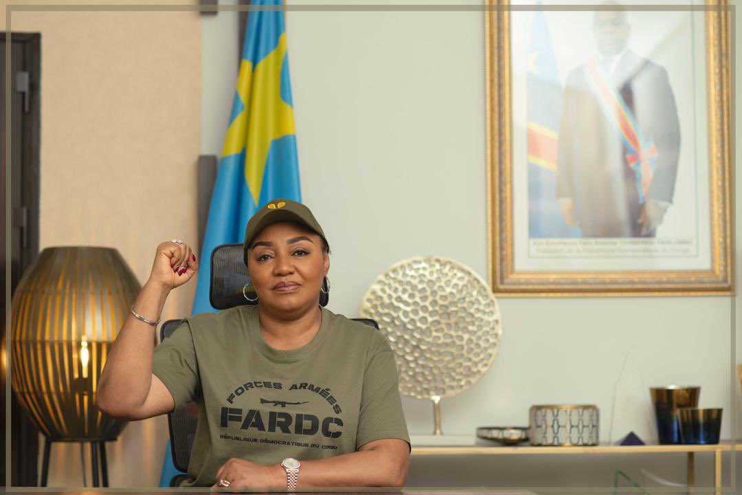 DeniseNyakeru's tweet photo. Vous n'êtes pas seuls! Toute la République est avec vous. 
Avec vous, nos prières en soutien pour chaque centimètre du territoire national à sécuriser.
#BendeleEkweyaTe
#TombolaBendele
#SoutienFARDC https://t.co/WPNXXcLA5D
