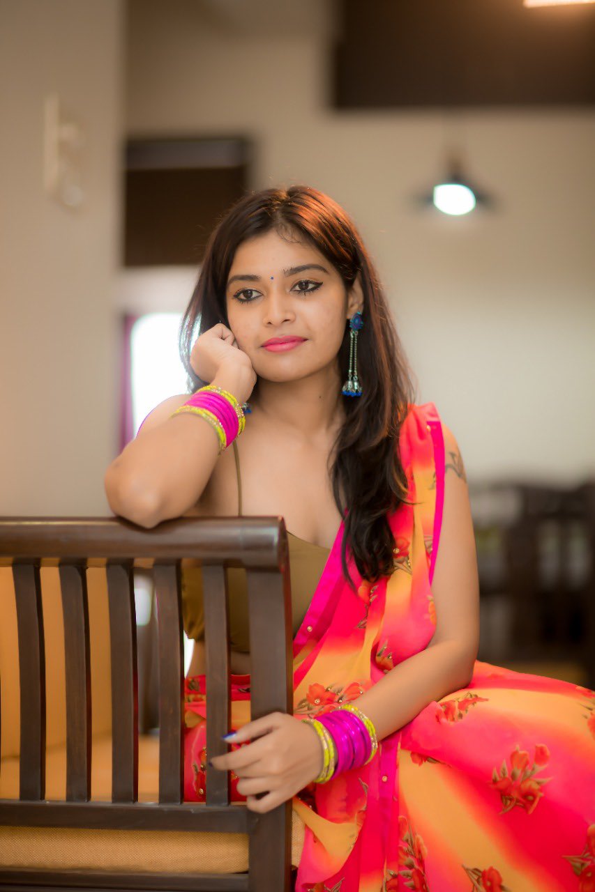 E1SM49zVoAY_8cg?format=jpg&name=large