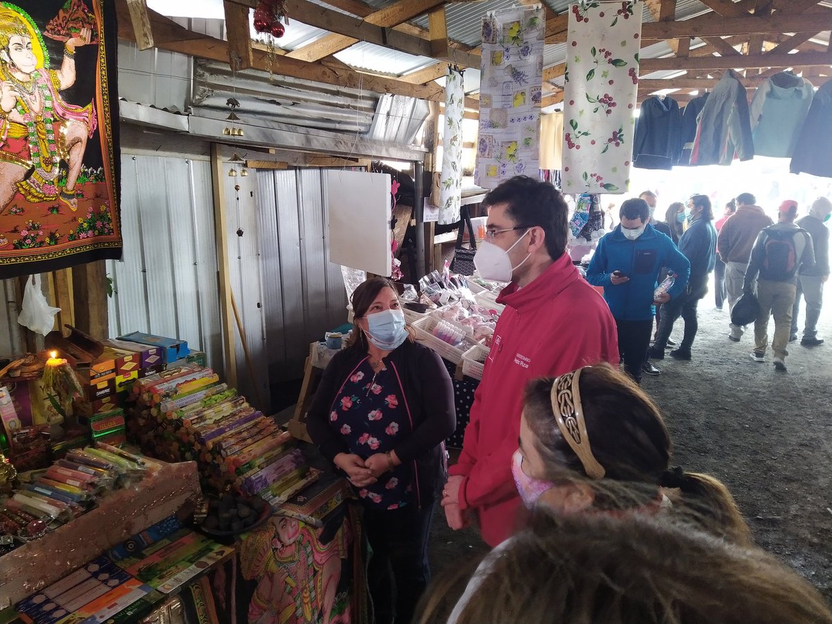 previsionsocial's tweet photo. Junto al Intendente @CJardua Subsecretario @SubsePizarro
visitó la Feria San Rafael en Ñuble donde sus locatarios nos contaron sobre las medidas de cuidado sanitario y medidas que toman para a diario dar una segura atención a la comunidad 🙂💚👌
#GobiernoEnTerreno https://t.co/1ESD5cMmM0