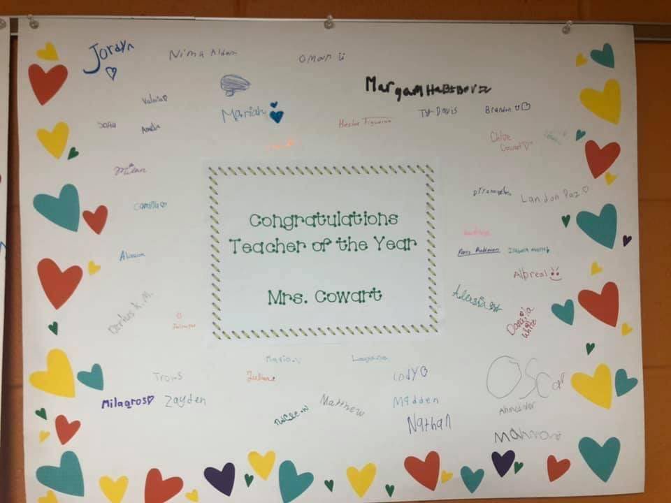schneckowls's tweet photo. Students and staff showed our 2021 Teacher of the Year, Mrs. Cowart, how much she is appreciated. @JPschools #teacheroftheyear #WeLove #WeLead @kcharbo #JPSchools #TeacherAppreciationWeek https://t.co/0uSTUkltEu