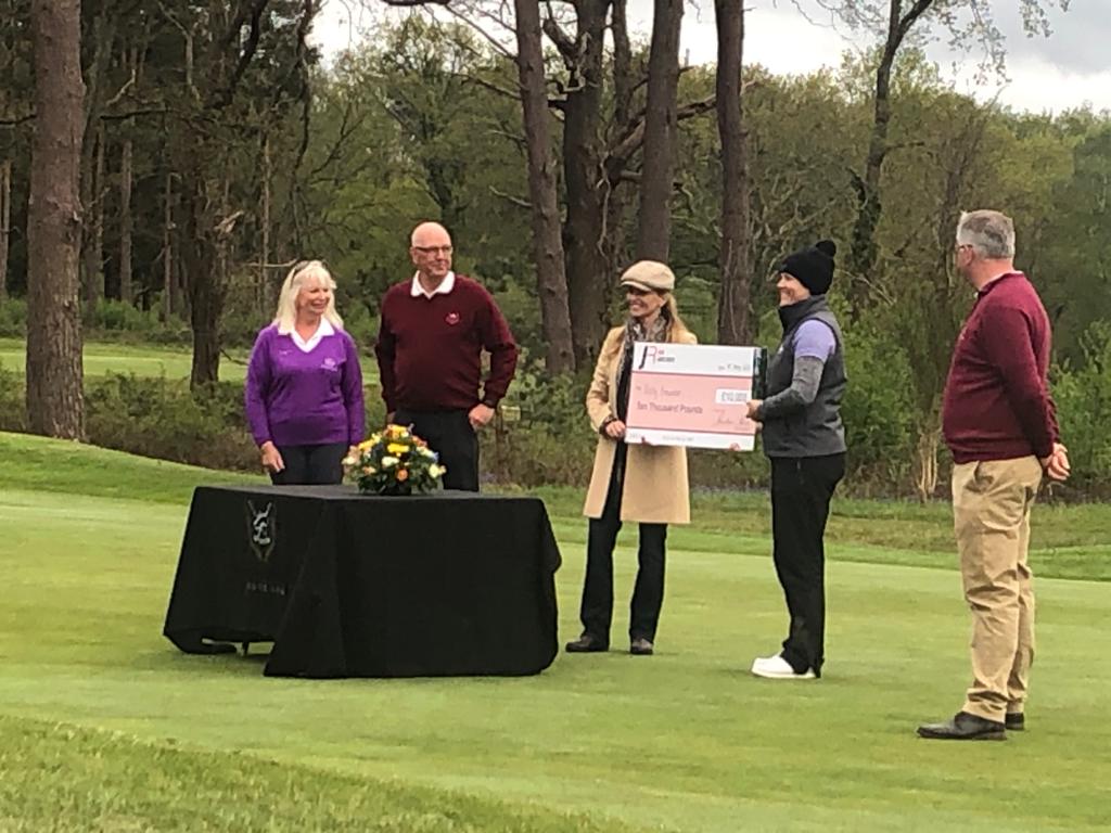 Women & Golf tweet media