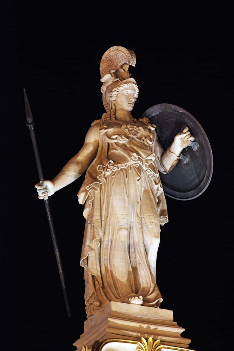 Принес в жертву афине. Афина Паллада богиня древней Греции. Афина Паллада скульптура. Афина Паллада скульптура древней Греции. Афина Минерва богиня.