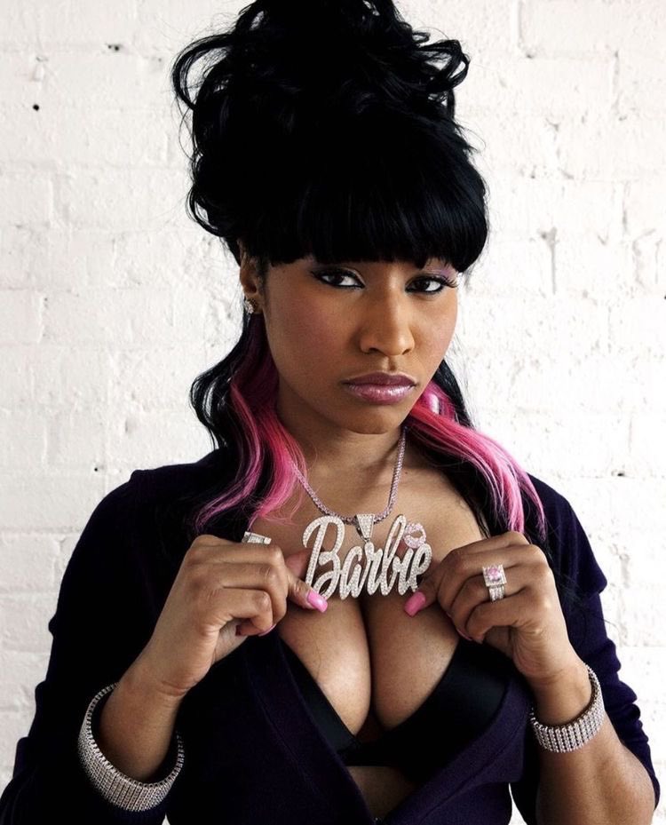 nicki minaj put her barbie chain 
