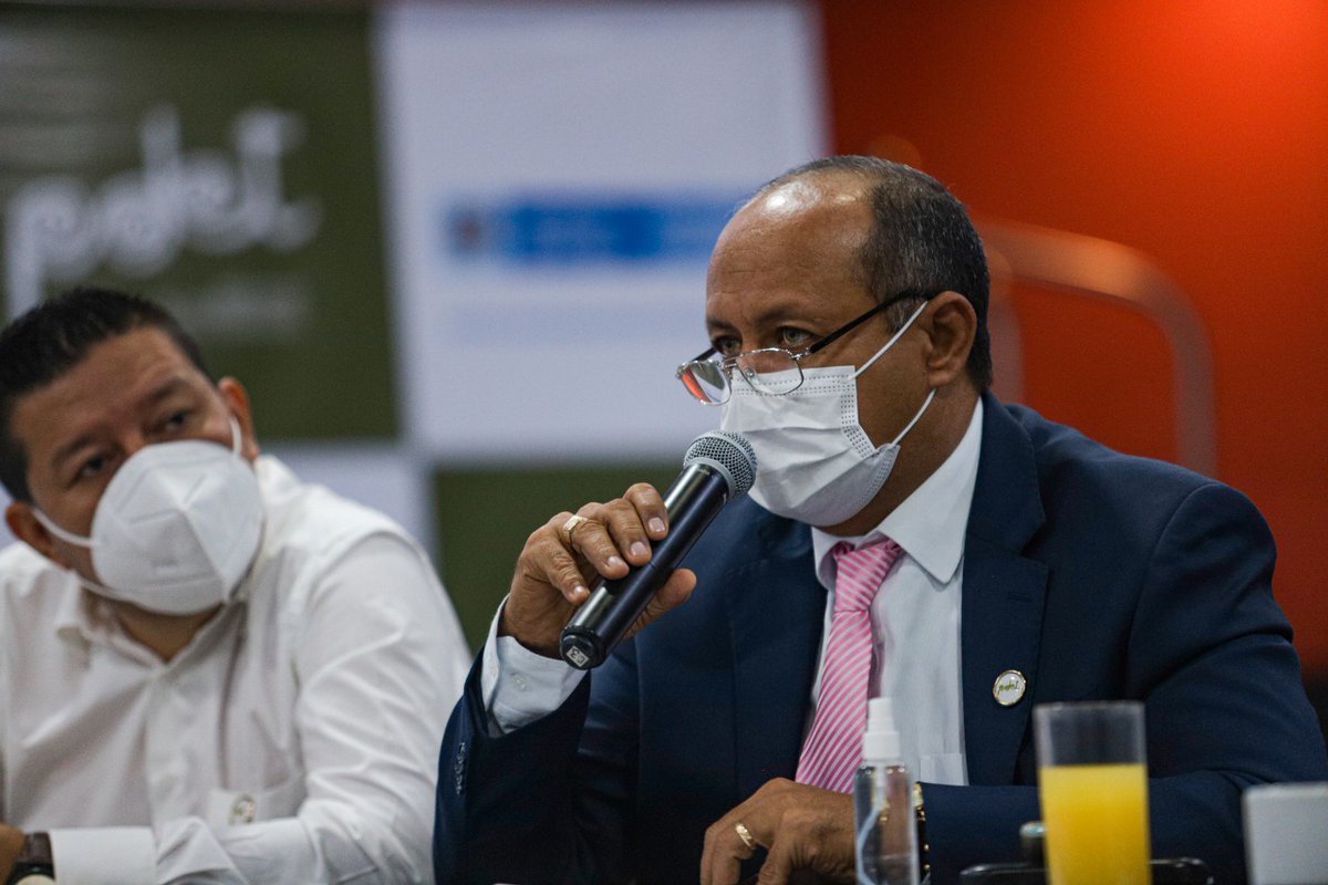 RenovacionCo's tweet photo. “No estamos ubicando a las personas que están priorizadas para las fases de vacunación y necesitamos que el Gobierno nacional nos permita aplicarlas a las personas que sí están y las necesitan”:  Ovelio Jiménez, alcalde La Jagua de Ibirico. #ColombiaSomosTodos https://t.co/DIUO4ntack